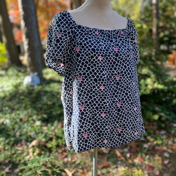 Lilly Pulitzer 🏝️ RARE Shell Print Silk top, 12, GUC - Picture 6 of 8
